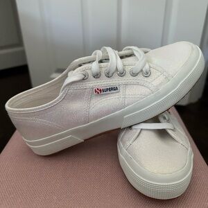 Superga Women's 2750 Lamew Sneaker, Iridescent, size 8 NEW